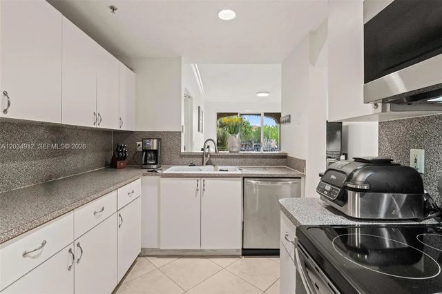 4 of 33 - 6540 Nw 114th Avenue #1423, Doral, FL