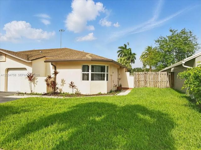 5874 Sw 97th Terrace, Cooper City