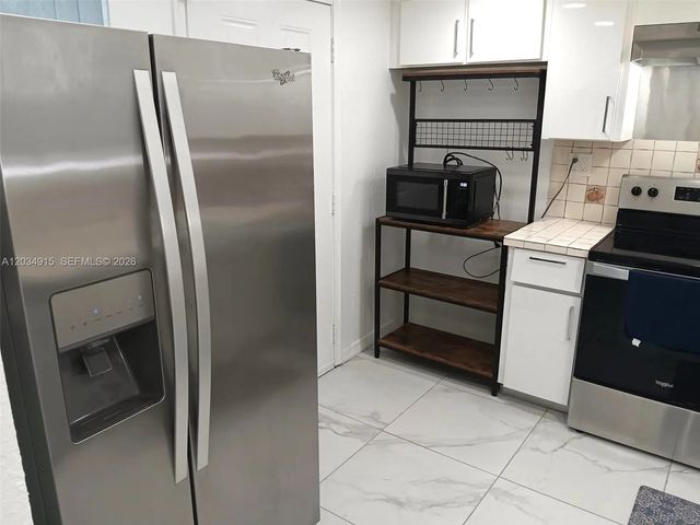 3 of 17 - 3551 Ne 169th Street #110-a, North Miami Beach, FL