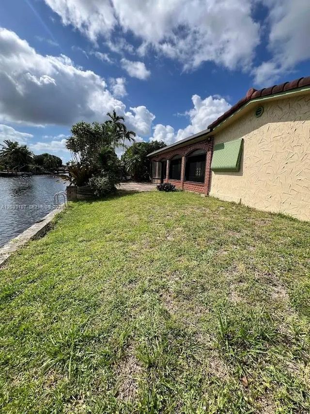4 of 20 - 1881 Nw 36th Street, Oakland Park, FL