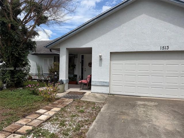 2 of 20 - 1513 Sw Apricot Road, Port St. Lucie, FL