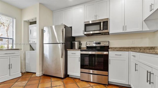 5 of 27 - 3014 Ne 21st Terrace, Fort Lauderdale, FL