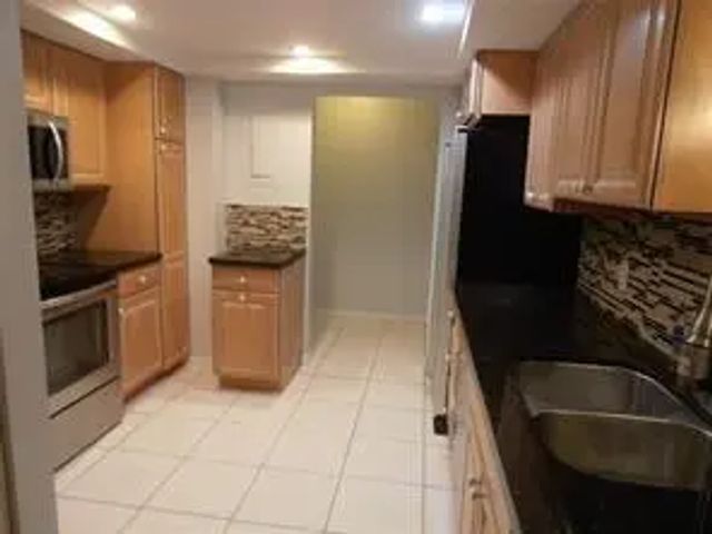 3 of 5 - N/A, Lauderhill, FL
