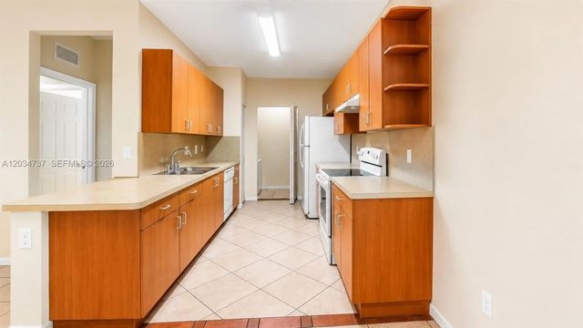 5 of 21 - 3557 Forest Hill Boulevard #51, Palm Springs, FL