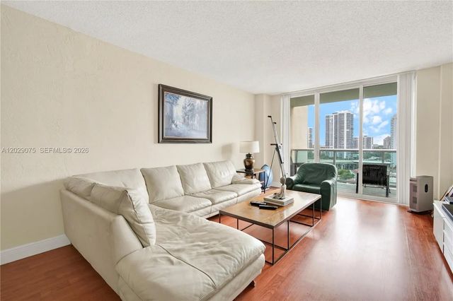 5 of 22 - 19390 Collins Avenue #1419, Sunny Isles Beach, FL
