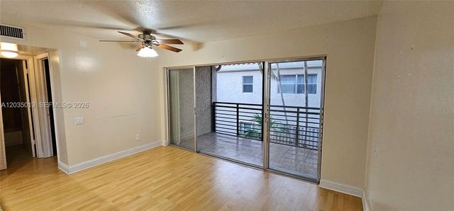 3 of 44 - 5352 Ne 6th Avenue #g9, Oakland Park, FL