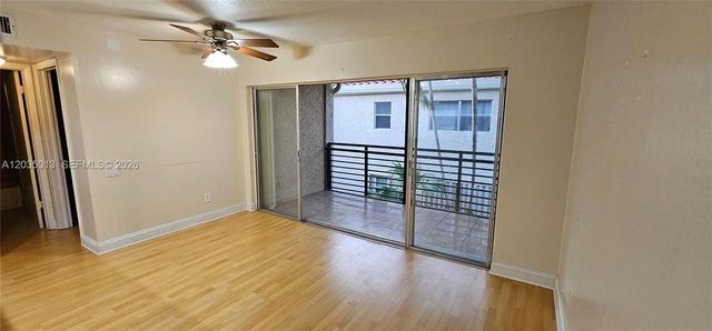 4 of 44 - 5352 Ne 6th Avenue #g9, Oakland Park, FL