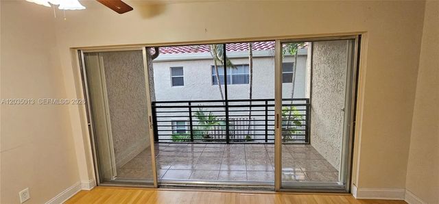 5 of 44 - 5352 Ne 6th Avenue #g9, Oakland Park, FL