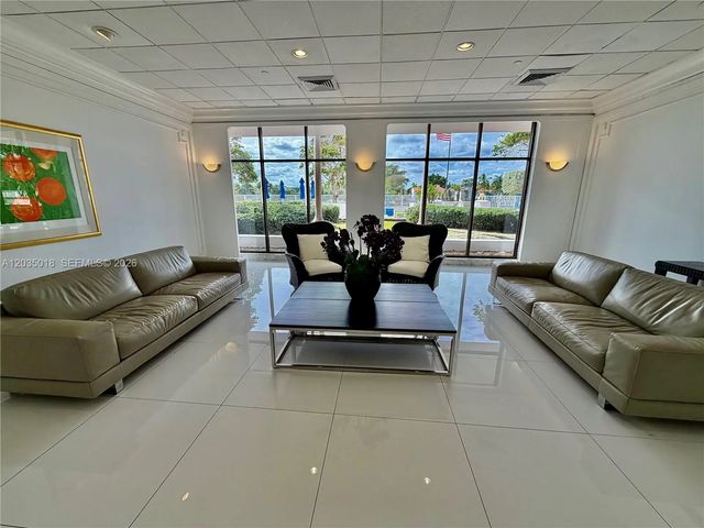 3 of 25 - 5700 Collins Avenue #14m, Miami Beach, FL