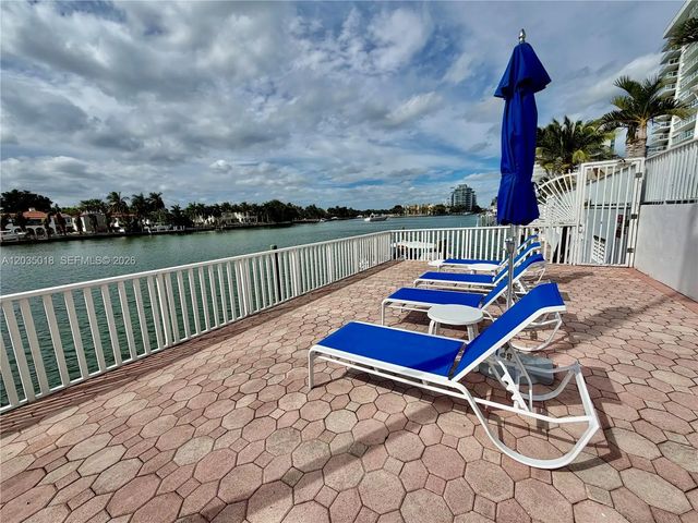 4 of 25 - 5700 Collins Avenue #14m, Miami Beach, FL