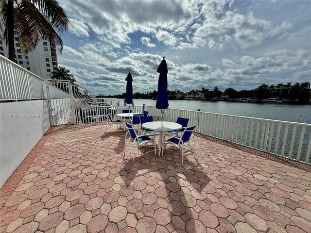 5 of 25 - 5700 Collins Avenue #14m, Miami Beach, FL