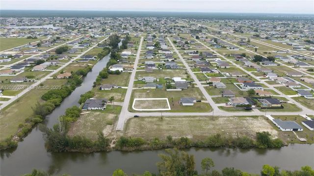 2 of 18 - 2009 Nw 2nd Avenue, Cape Coral, FL