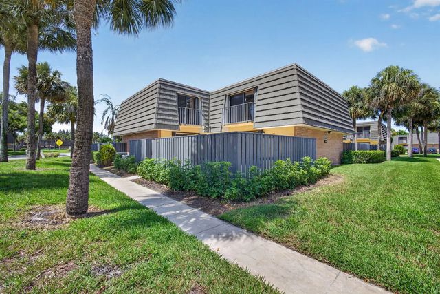 2 of 32 - 3501 35th Way, West Palm Beach, FL