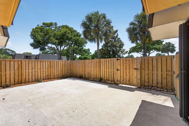 4 of 32 - 3501 35th Way, West Palm Beach, FL