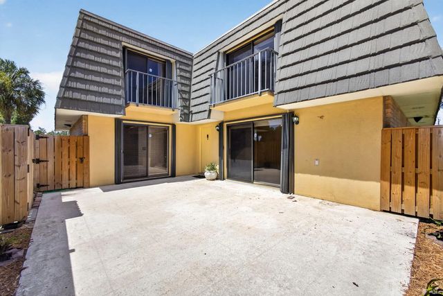5 of 32 - 3501 35th Way, West Palm Beach, FL