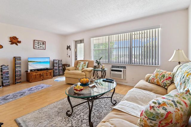 5 of 18 - 75 Camden Drive #c, West Palm Beach, FL
