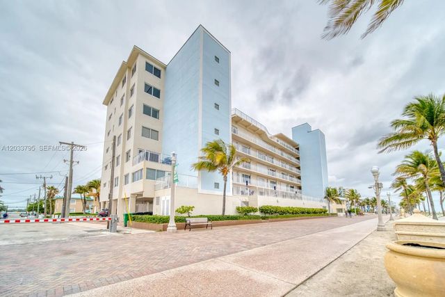 4 of 29 - 300 Oregon Street #507, Hollywood, FL