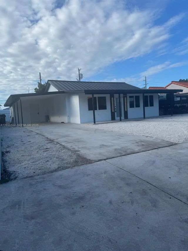 841 Ne 4th Place, Hialeah