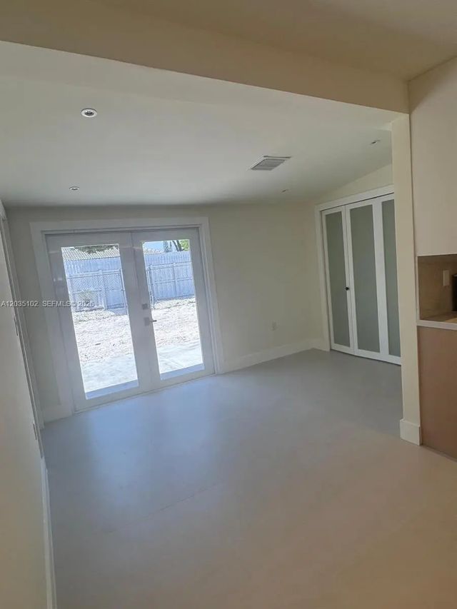 5 of 18 - 841 Ne 4th Place, Hialeah, FL