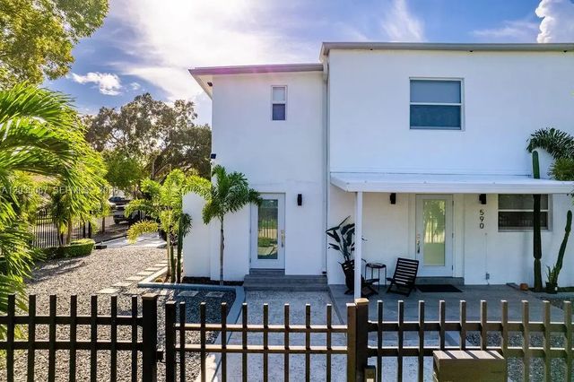 2 of 34 - 590 Sw 23rd Avenue, Miami, FL