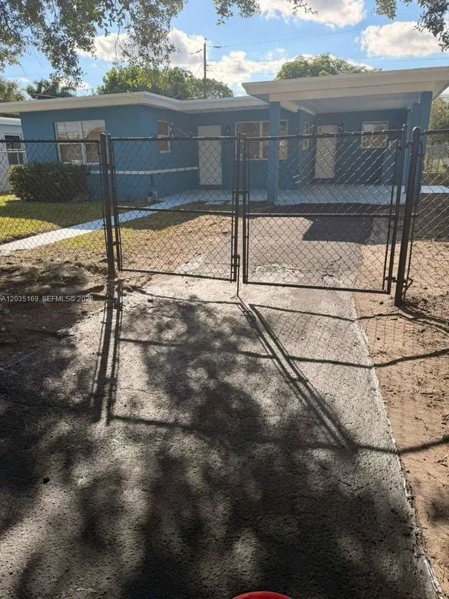 3 of 19 - 809 Nw 12th Avenue, Fort Lauderdale, FL