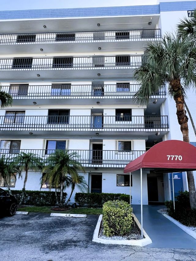 7770 Tahiti Lane #504, Lake Worth