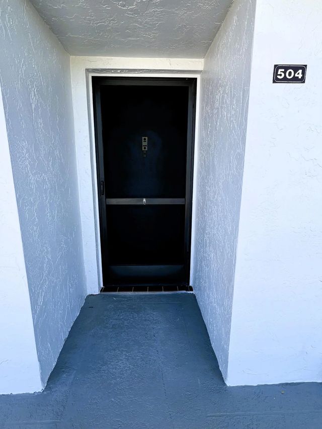 3 of 27 - 7770 Tahiti Lane #504, Lake Worth, FL