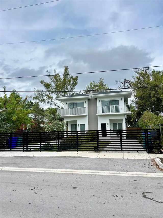 5 of 17 - 37 Nw 70th Street, Miami, FL