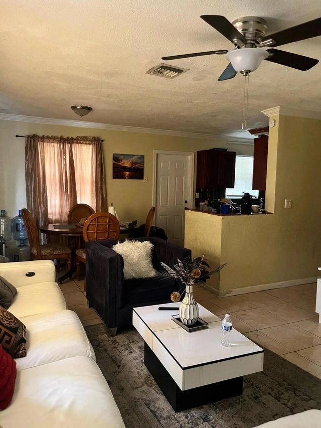 5 of 17 - 4730 Ne 2nd Avenue Ne, Deerfield Beach, FL