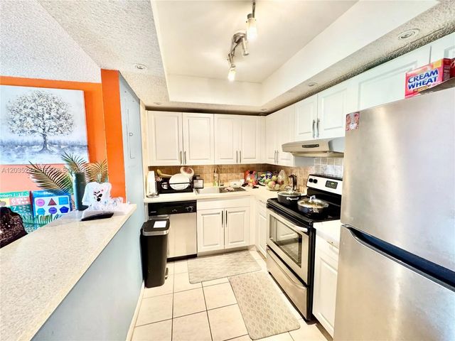 3 of 12 - 5570 Nw 44th Street #408a, Lauderhill, FL