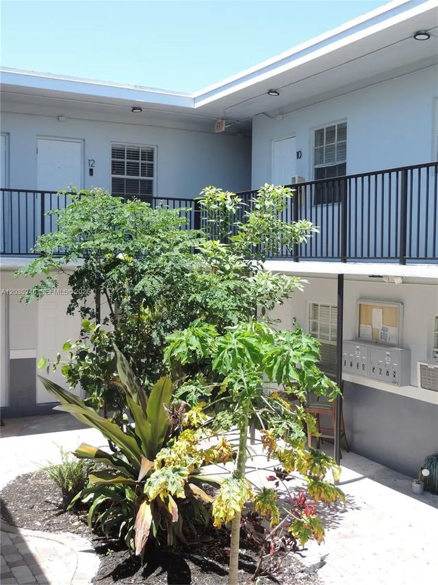 3 of 15 - 3615 Thomas Avenue #11, Miami, FL