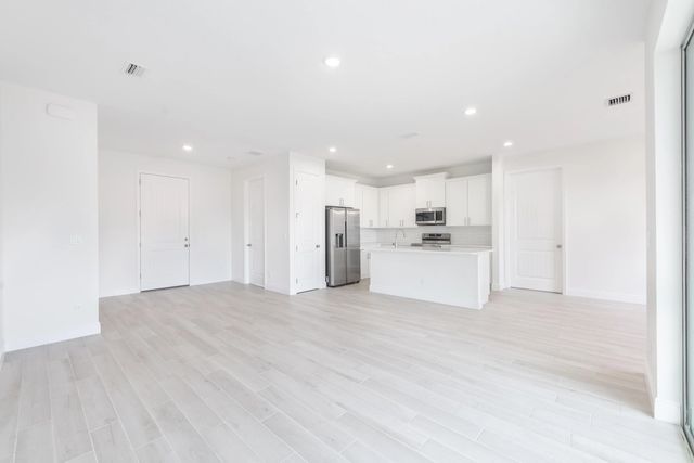 5 of 19 - 5303 Sunset Boulevard, Fort Pierce, FL