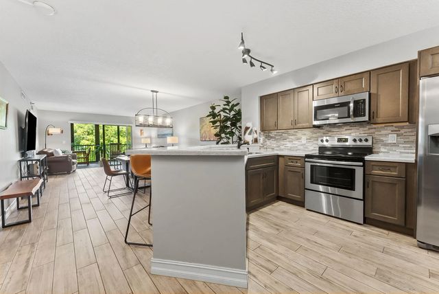 4 of 33 - 2215 Cypress Island Drive #301, Pompano Beach, FL