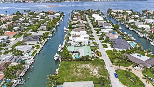 4 of 10 - 1121 Coral Way, Singer Island, FL