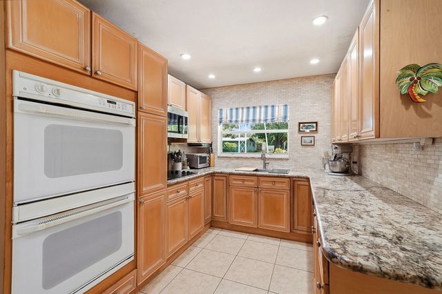 5 of 40 - 2417 Nw 7th Avenue, Wilton Manors, FL