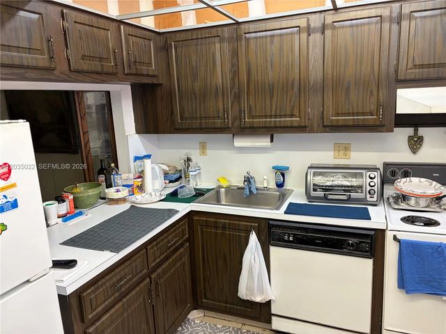 4 of 15 - 1655 Ne 115th Street #29b, Miami, FL