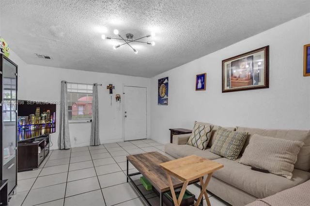 4 of 36 - 4522 Nw 194th Street, Miami Gardens, FL