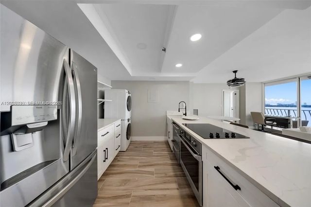 3 of 40 - 7601 E Treasure Drive #1722, North Bay Village, FL
