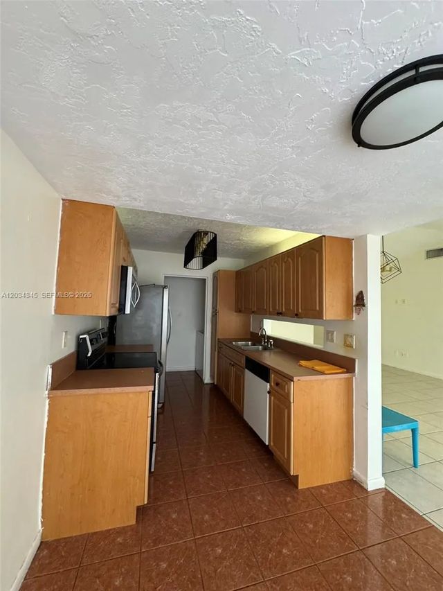 5 of 28 - 11405 Sw 122nd Court, Miami, FL
