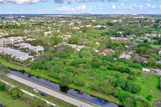3 of 16 - 76 Sw Ave, Davie, FL