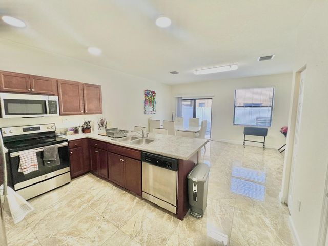 2 of 23 - 10490 W 33rd Way, Hialeah, FL