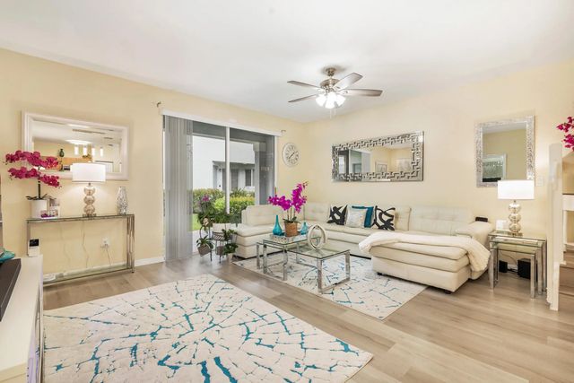 3 of 22 - 3725 Oleander Terrace, Riviera Beach, FL