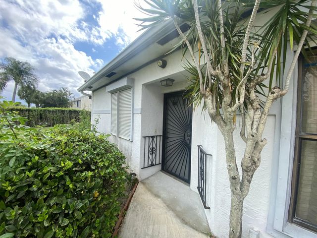 4 of 30 - 62 Willow Circle, Boynton Beach, FL