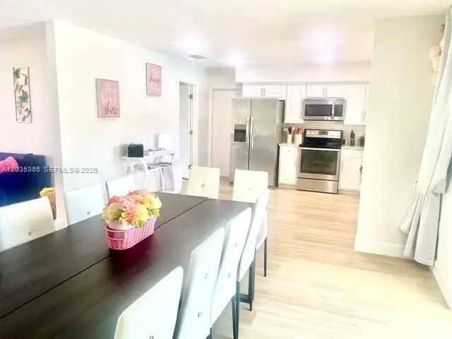 3 of 37 - 614 S Crescent Drive, Hollywood, FL