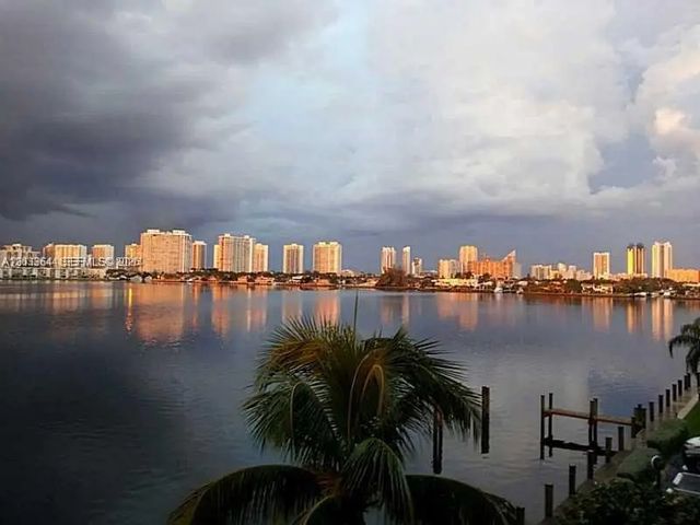 16546 Ne 26th Avenue #4c, North Miami Beach