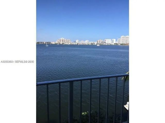 3 of 12 - 16546 Ne 26th Avenue #4c, North Miami Beach, FL