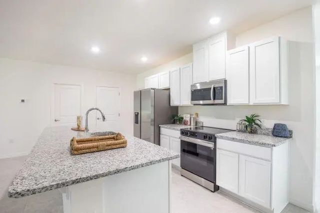 4 of 21 - 464 S Quick Circle, Port St. Lucie, FL