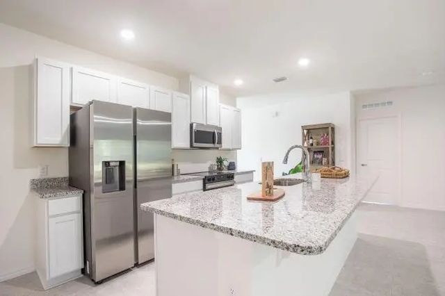 5 of 21 - 464 S Quick Circle, Port St. Lucie, FL