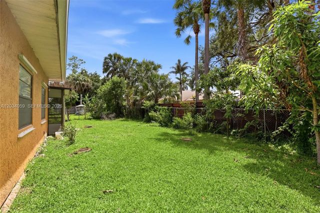 4 of 20 - 2350 Sw Vardon Street, Port St. Lucie, FL