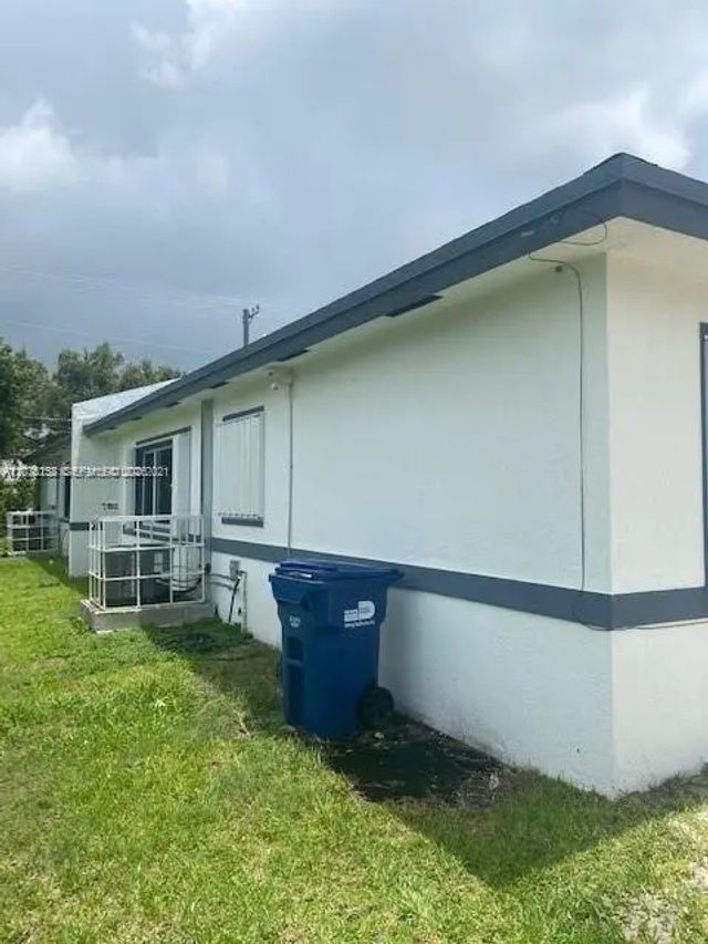4 of 25 - 2271/2273 Nw 66th Street, Miami, FL